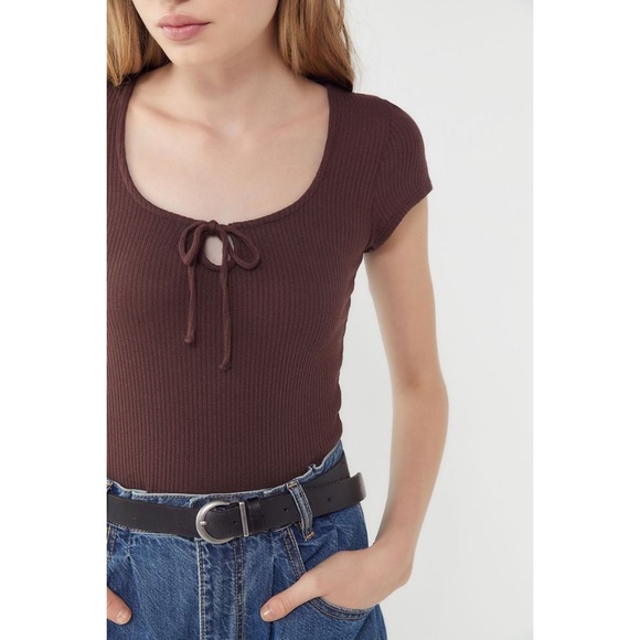 Urban Outfitters Tops - Urban Outfitters Taryn Tie-Front Short Sleeve Top